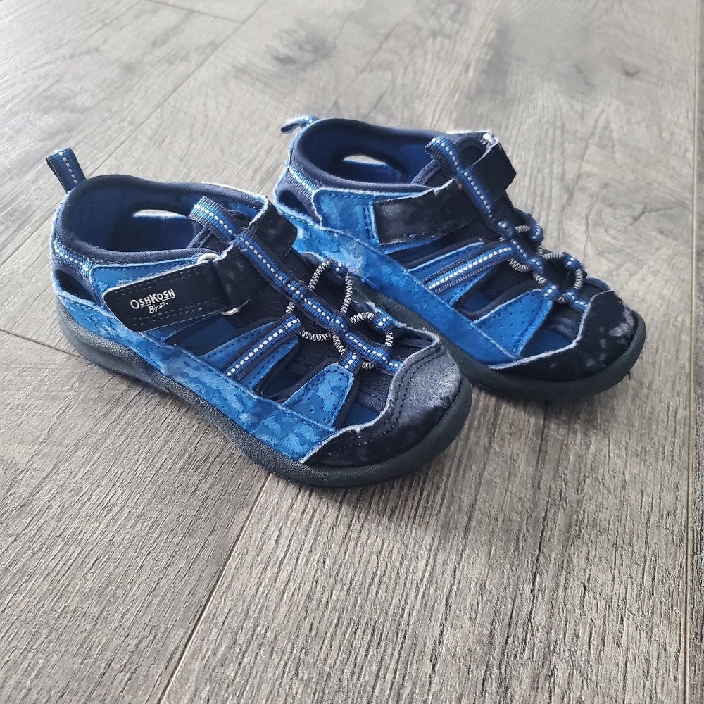 Oshkosh blue sandals